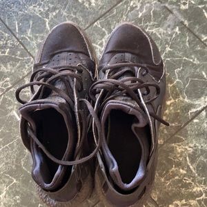 Black huarache women nikes